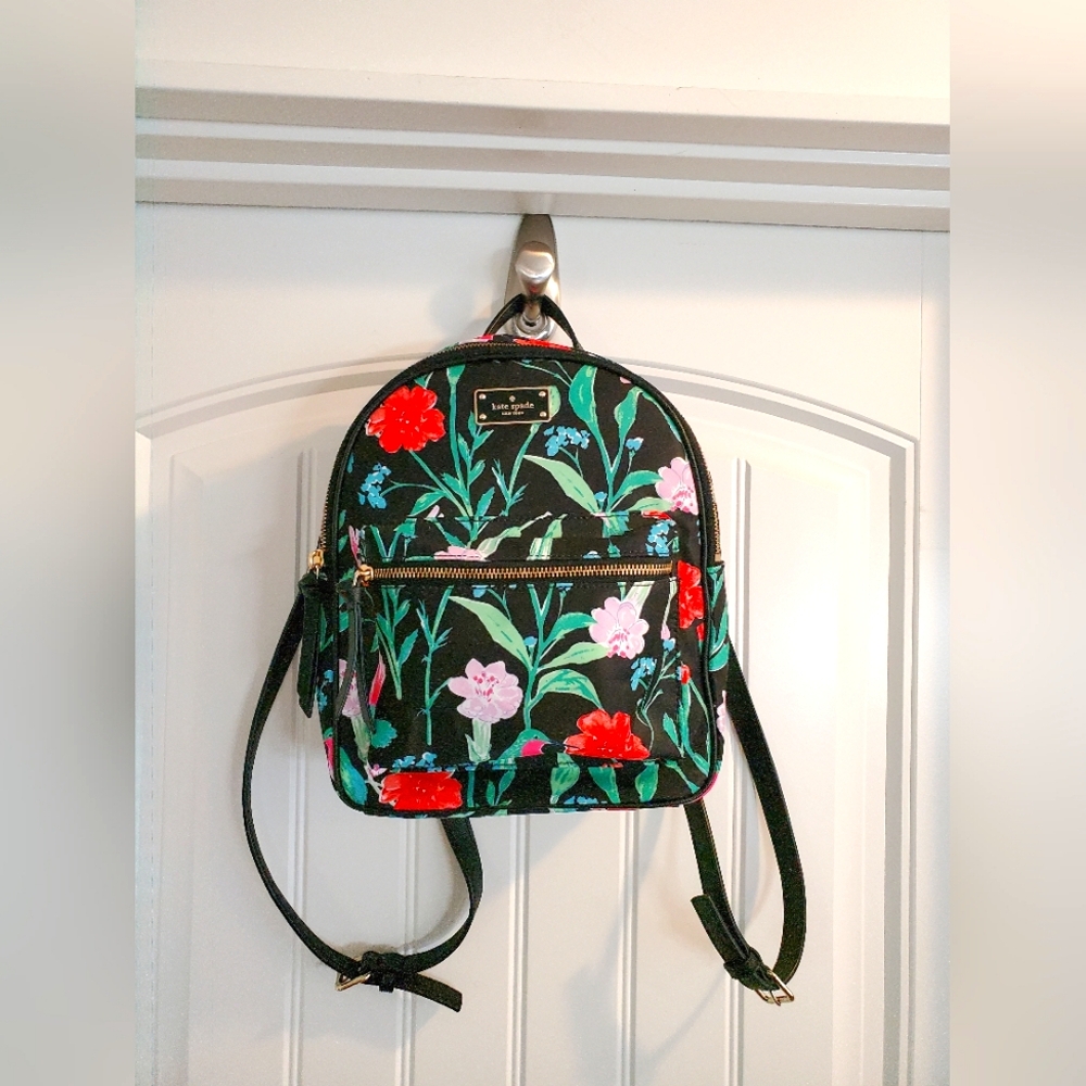 EUC Kate Spade Wilson Road Small Bradley Hummingbird Floral Backpack Bag